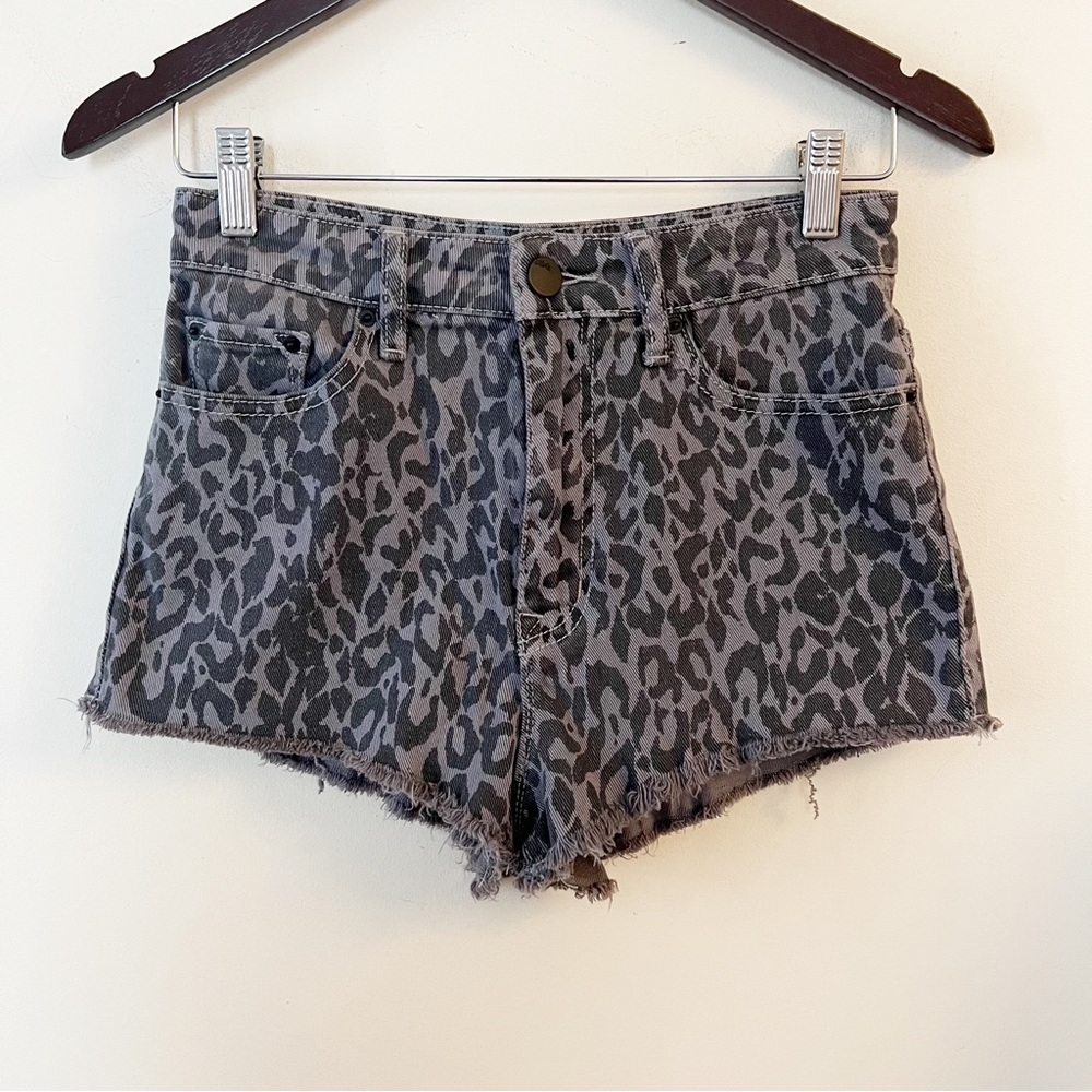 NEW Urban Outfitters BDG Leopard Print High Rise Cheeky Cut Off Jean Shorts 28